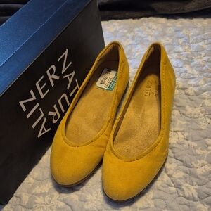 Naturalizer Yellow Flats